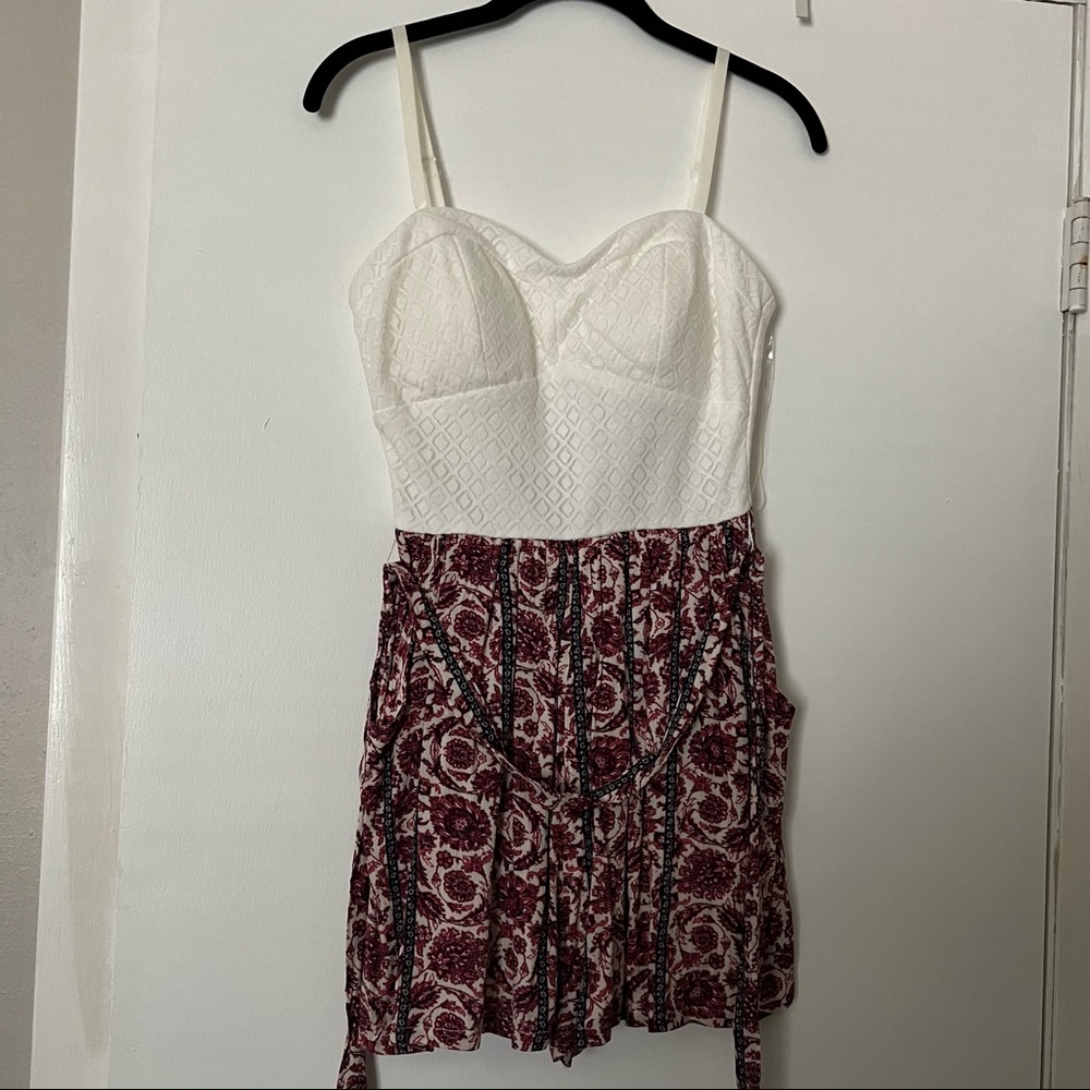 Lily Rose Womens Medium White Floral Shorts Romper w/pockets NEW